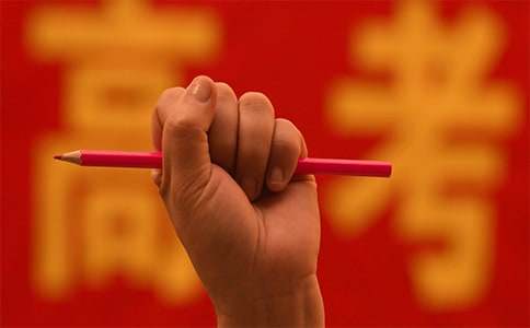 高考满分作文：家中有不少老照片